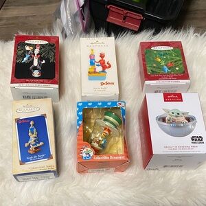 Hallmark KEEPSAKE ornament lot (5) and one Dr Seuss, 6 total ornaments